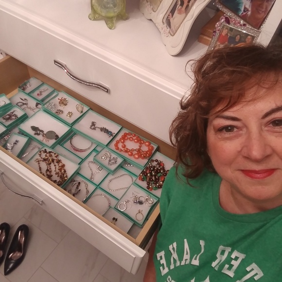 Meet your Posher, Bethyjane - Picture 4 of 8